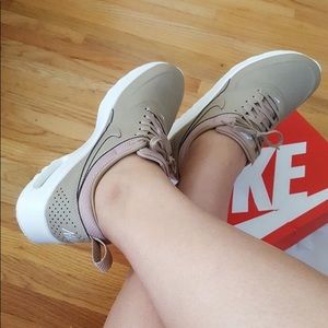 Nike AirMax Premium Thea